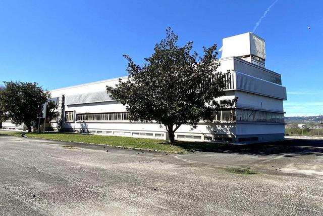 #24599 Opificio con showroom uffici e corte privata in vendita - foto 29