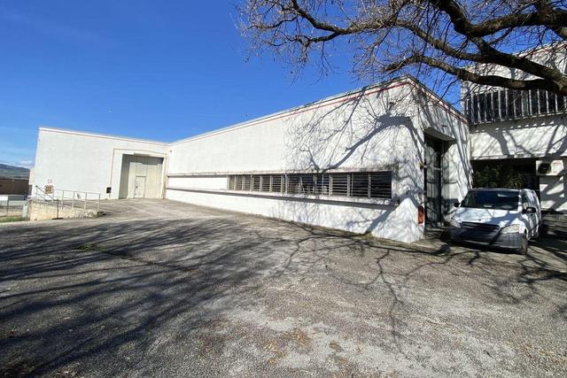 #24599 Opificio con showroom uffici e corte privata in vendita - foto 23