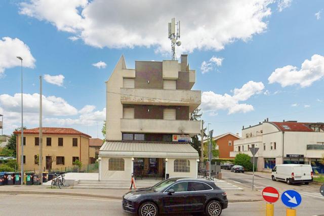 Pertinenze in vendita