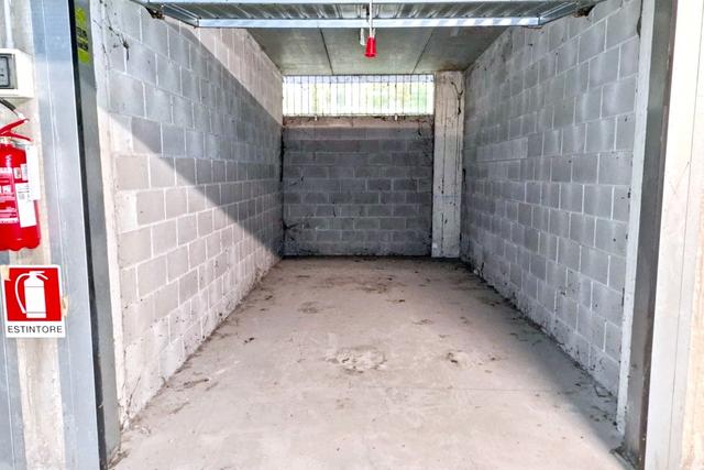 Garage in vendita