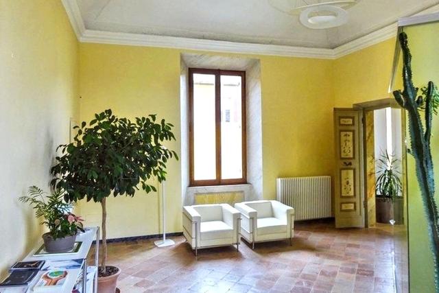 Studi privati in vendita