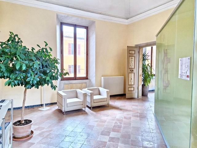 Studi privati in vendita