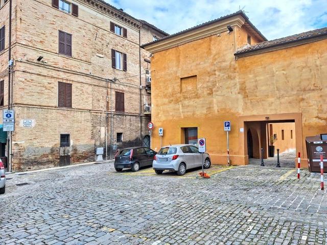 Studi privati in vendita