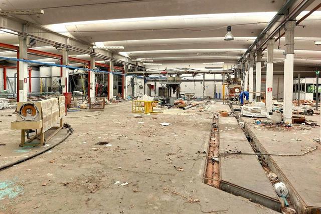 #23992 Complesso industriale con ampio piazzale in vendita - foto 16