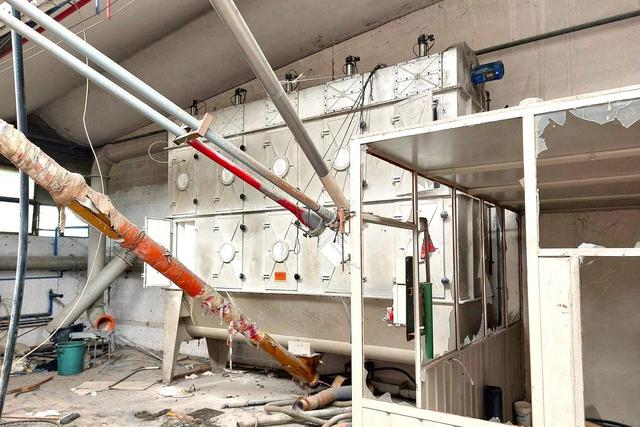 #23992 Complesso industriale con ampio piazzale in vendita - foto 11