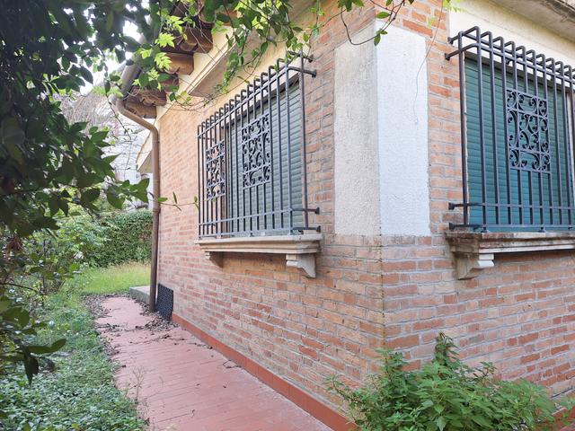 Magazzini in vendita