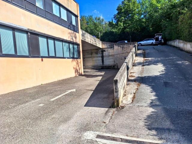 #20500 Locale commerciale e magazzino in vendita - foto 9