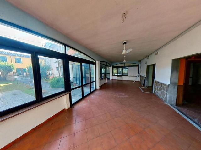 #24699 Locale commerciale con giardino interno in vendita - foto 9