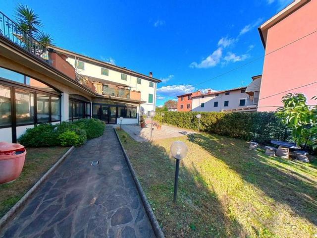 #24699 Locale commerciale con giardino interno in vendita - foto 13