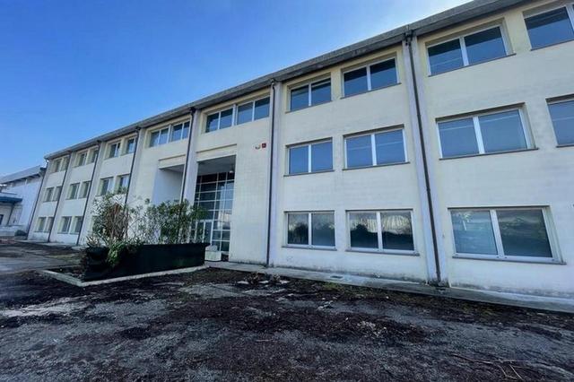 #14785 Complesso direzionale con parcheggio in vendita - foto 1