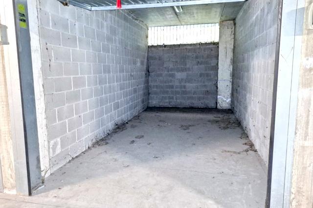 Garage in vendita