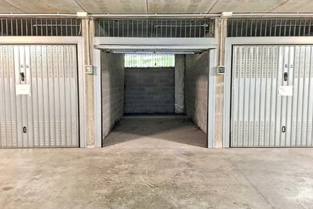 Garage in vendita