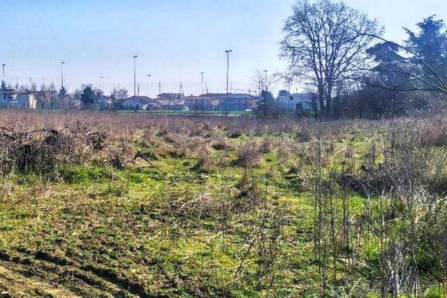 #2533003 Terreno di 7340 mq vicino impianti sportivi in vendita - foto 2
