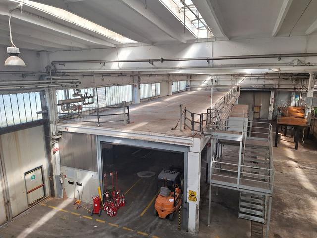 Stabilimenti produttivi in vendita