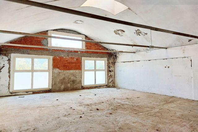 #24081 Ambienti grezzi piano primo destinati ad ufficio in vendita - foto 1