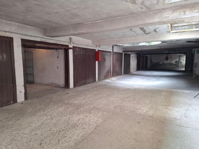 Garage in vendita