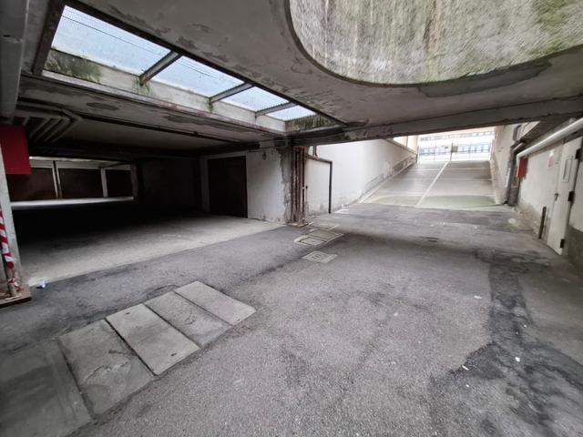 Garage in vendita