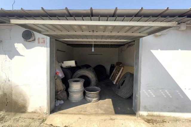 Garage in vendita