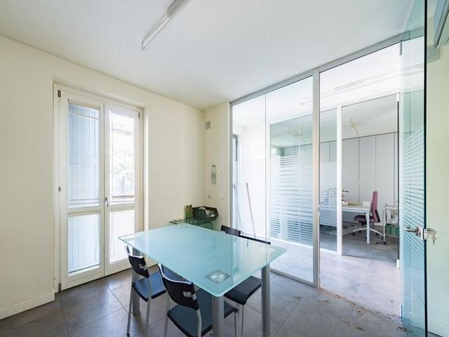 #14709 Immobile direzionale con giardino e piscina in vendita - foto 13