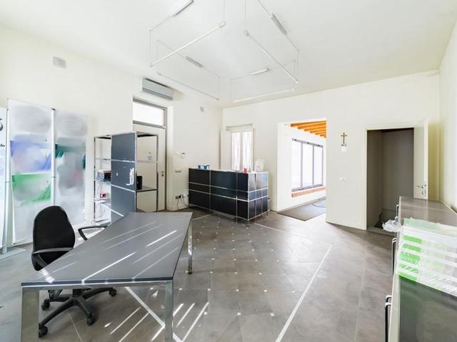 #14709 Immobile direzionale con giardino e piscina in vendita - foto 9