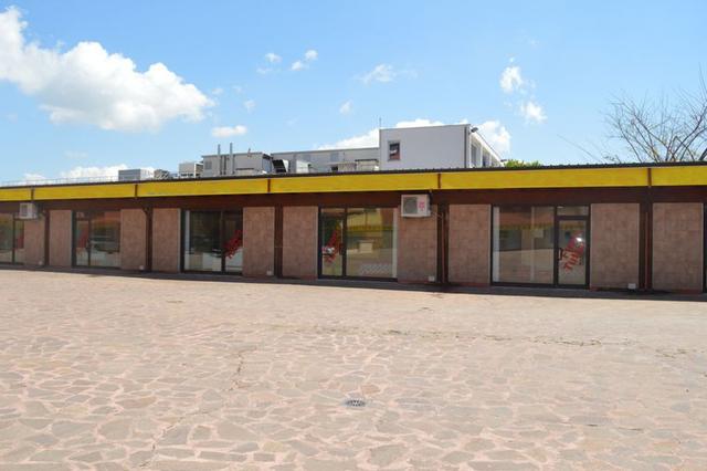 Complessi commerciali in vendita