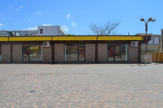Complessi commerciali in vendita