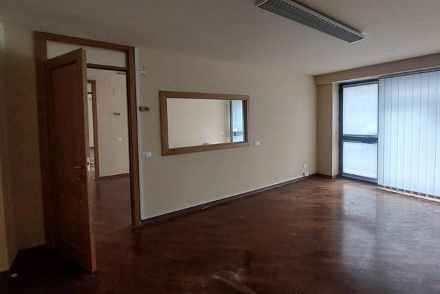 #25750 In vendita o in locazione commerciale locali al piano terra in vendita - foto 1