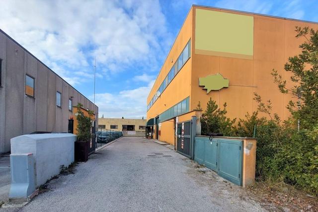 #19982 Edificio artigianale con cortile e celle frigorifere in vendita - foto 22