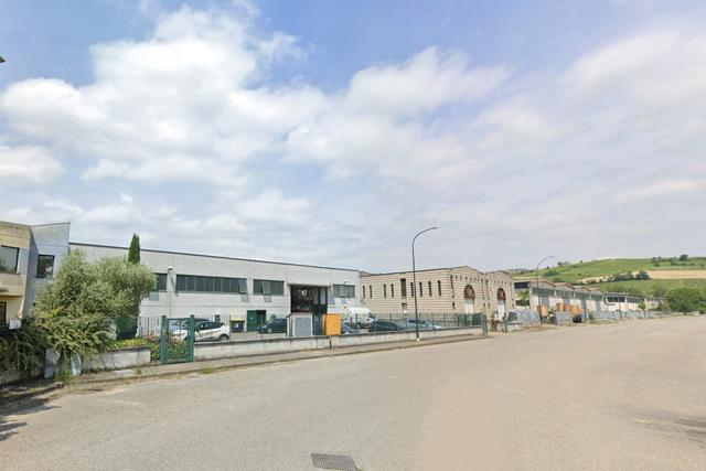 #2537121 Capannone produttivo con uffici e ampio piazzale in vendita - foto 2
