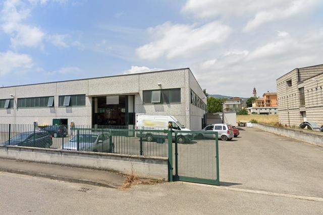 #2537121 Capannone produttivo con uffici e ampio piazzale in vendita - foto 1