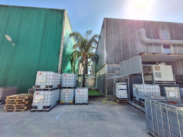 #25822 Capannone industriale con uffici, servizi e beni mobili in vendita - foto 3
