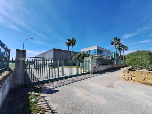 #25822 Capannone industriale con uffici, servizi e beni mobili in vendita - foto 6
