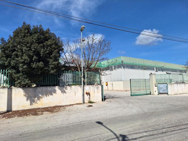 #25822 Capannone industriale con uffici, servizi e beni mobili in vendita - foto 7