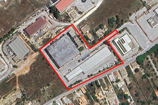 #25822 Capannone industriale con uffici, servizi e beni mobili in vendita - foto 22