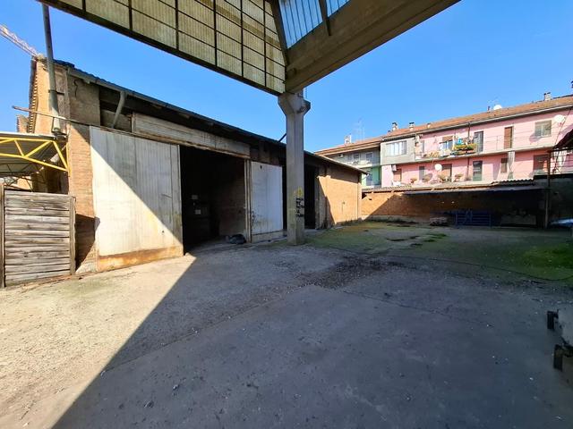 #25901 Complesso produttivo con pertinenze in vendita - foto 2