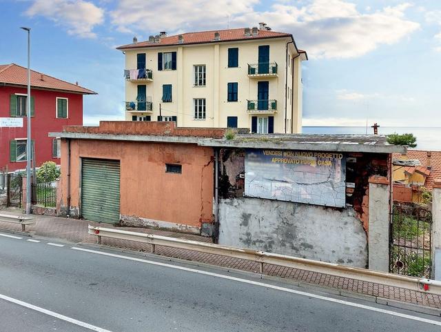 Palazzi in vendita