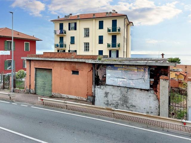 Palazzi in vendita