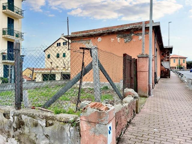 Palazzi in vendita