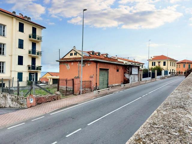 Palazzi in vendita