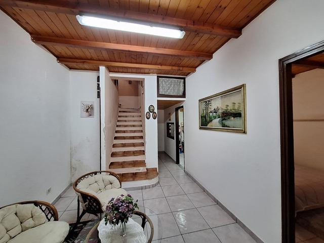 Magazzini in vendita