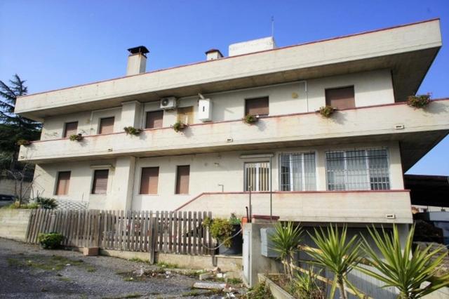 #14874 Edificio artigianale con alloggio custode in vendita - foto 1
