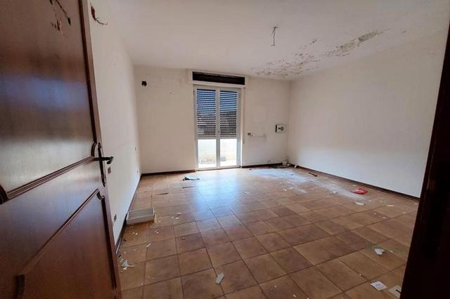 #14874 Edificio artigianale con alloggio custode in vendita - foto 2
