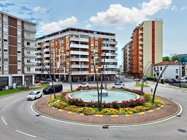 Studi privati in vendita