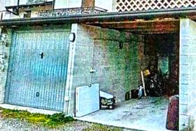 Garage in vendita