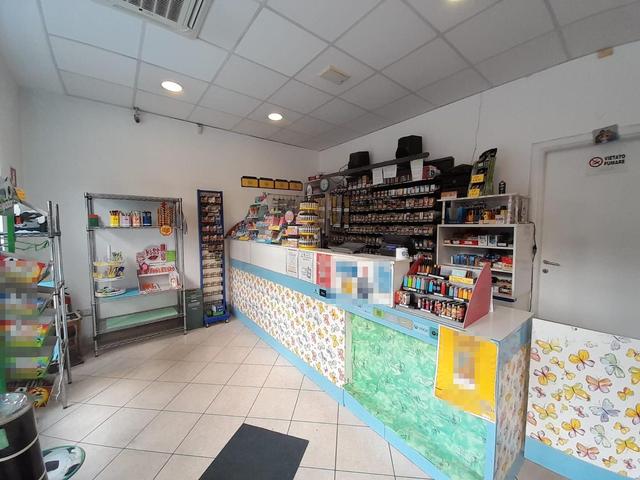 Negozi in vendita