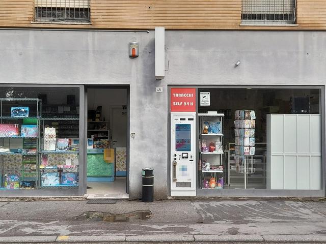 Negozi in vendita