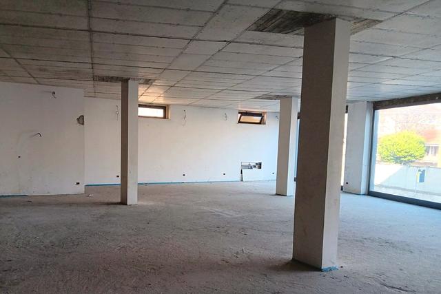 #2638332 Negozio (sub 67) in edificio polifunzionale in vendita - foto 2
