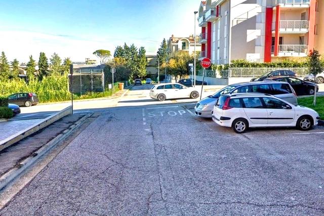 Posti auto in vendita