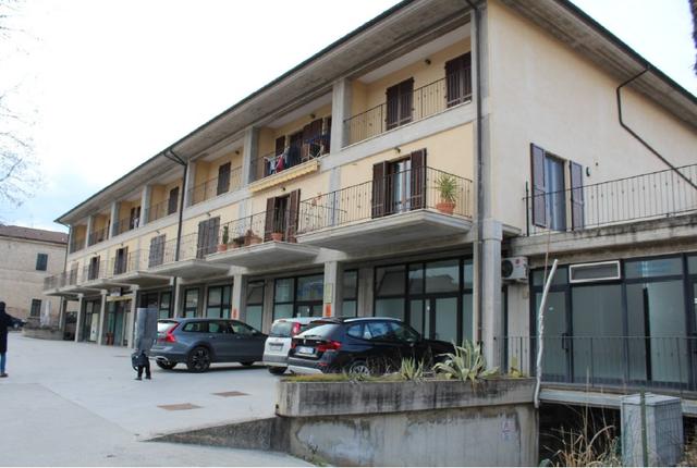 Negozi in vendita