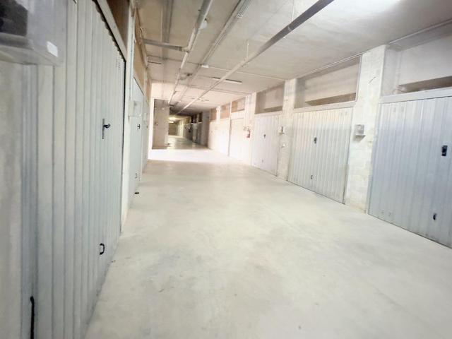 Garage in vendita